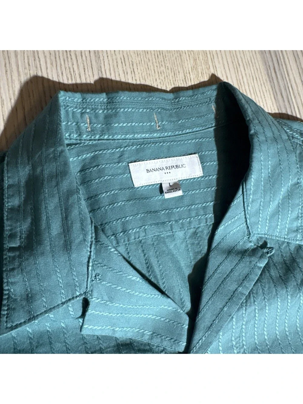 Banana Republic Factory Men's Large Green Striped Short Sleeve Camp Shirt Button